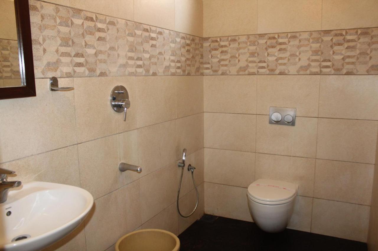 Annai In Saravana Bhavan Fine Stay And Restaurant Velankanni Ngoại thất bức ảnh